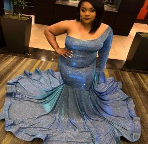 2023 Blue Mermaid Prom Dresses One Shoulder paljetter Långärmar Skräddarsydda golvlängd Kvällsklänning Formell tillfälle Wear Vestidos Plus Size