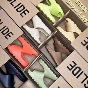 Foam Runners Designer Slides YEY Slippers Sandals EVA Sliders Beach Shoes Designeroriginal021