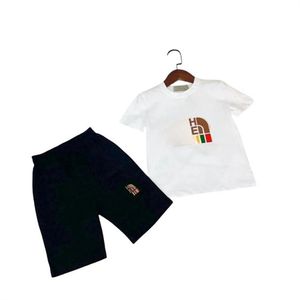 子供の短袖Tシャツショーツコットンスーツ2023新しいファッションパイオニア男性と女性のスーツトレンド90-160cm D182