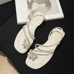 Sandals Designer Rhinestone Butterfly Sandals Woman Flat Sandalias Summer Shoes 2023 Thin Strips Sandal Clip Toe Thong Flip Flops Slides AA230422