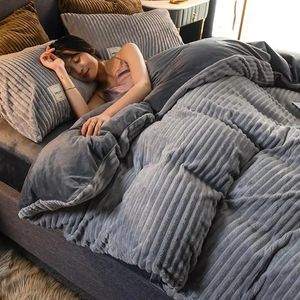 Conjuntos de cama Magic Velvet Quilt Duvet Cover Bedding Set 150 220x240Simple Luxo Inverno Quente Espessado Neve Fleece Cores Sólidas Cinza Amarelo50 231122