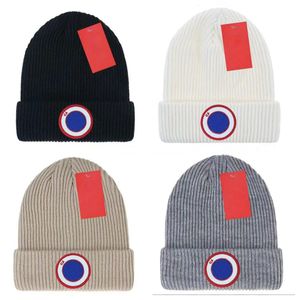 Tasarımcı Erkekler Beanie Hats Moda Knited Şapkalar Kadınlar İçin Yüksek Kaliteli Açık Müthiş Şapkalar Siyah Kırmızı Etiket Büyük Disk Sıcak Şapka UNISEX