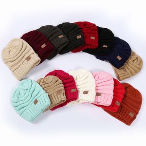 Moda kadınlar kış örme yün cc şapka kapaklar etiket sıcak kafatası beanies unisex yetişkin gündelik şapka spor cap fabrika toptan fiyat