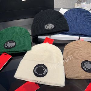 Designer men Beanie Hats Fashion Knitted Hats For Women Casual hats Outdoor Brimless Hats Warm Black label large disc warm hat 13 Colors