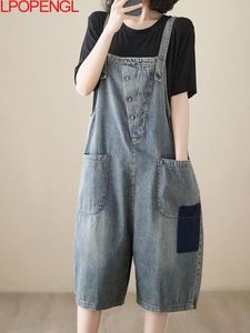 Kvinnors jeans 2023 Streetwear ärmlös Big Pocket Denim Strap Pants Summer Art Contrast Straight Kne Length Button Overalls 230422