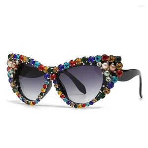 Occhiali da sole Moda Strass Luce Lusso Cat Eye Occhiali da sole Protezione solare Personalità UV400 Occhiali neri casual per donne adulte Uomini