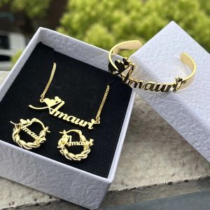 Colares de pingente Duoying nome personalizado conjunto de jóias personalizado carta colar personalizado pulseiras de aço inoxidável mini brincos de argola 18mm 231123