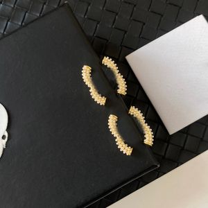 Stud Luxury Marka Tasarımcıları Letters Stud gerçek altın kaplama Asla solma geometrik kadınlar üst düzey arka mühür damgası çift harfli inci kulak küpe düğün partisi