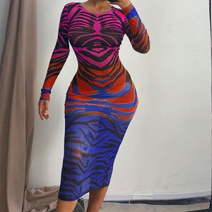 Sukienki swobodne 2023 Fall Female Clothing Streetwear Hurtowe przedmioty Kobiet Kobiety Autumn Long Rleeve Print Mesh See Through BodyCon sukienka