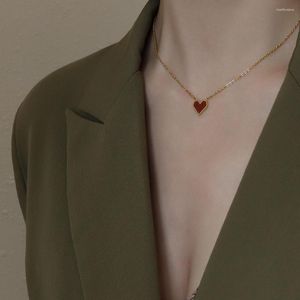 Hänge halsband franska unika rött akryl hjärta rostfritt stål vattentätt halsband charm guldfärg 18k pläterad smycken kärleks gåva