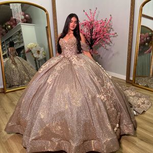 Gold Shiny Sweetheart Quinceanera Dress 2023 Off the Shoulder Florals Flowers Lace Beads Sweet 16 15 Dress Vestidos De XV Anos