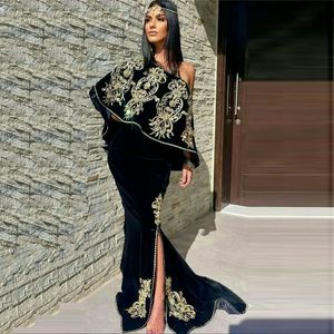 Einzigartige Portrait Meerjungfrau Abendkleider Seitenschlitz Spitze Applikationen Kafan Formales Kleid Samt Langes Arabisch Dubai Seitenschlitz Vestidos Para Eventos