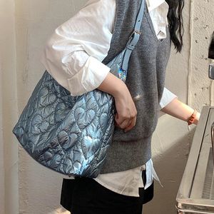 Kvällspåsar mode puffer handväska kärlek mönster vadderade axelpåsar quiltade rymd bomull crossbody väska sliver kvinnor tote väska mode väska 231123