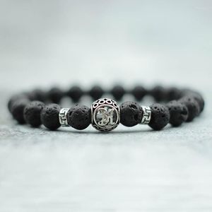 Strand 8mm Natural Lava Stone Armband Men pärlstav rund bokstav Braclet för kvinnor vänskap namn initialer charm braslet present vän