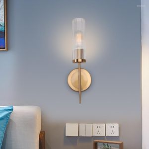 Lampade da parete Lampada moderna di alta qualità Corpo in ferro Paralume in vetro Oro Sconce per interni LED E27 Luci semplici Comodino 220v