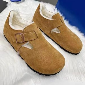 Piattaforma femminile sandali designer in pelle in pelle scamosciata zoccoli piatti casualmente cursori maschi da uomo tazzia tazz pelliccia di gomma sandale slitta boston