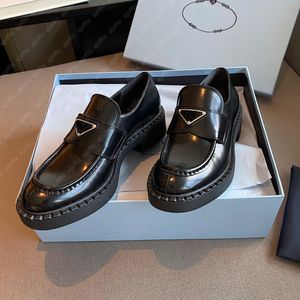 Kobieta mokasyna metalowe mokasyna dostawcze Włochy leniwa litera drukowania swobodne pszczoły płaskie slipon łydka sole designer buty Sneakers32