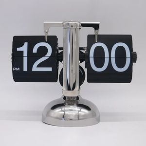 Schreibtisch-Tischuhren, kleine Waage, gravierte automatische Umblätteruhr, Wohnzimmer, Retro-Einbein-Klappuhr, klassisch, 231123