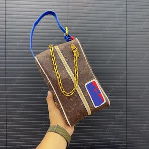 Herren-Einkaufstasche, Designer-Handtasche, Co-Branding-Edition, klassische Handtaschen mit braunem Blumenmuster, luxuriöse Tragetaschen mit Goldkette, Clutch, Basketball-Taschen, Geschenke für den Freund – 14