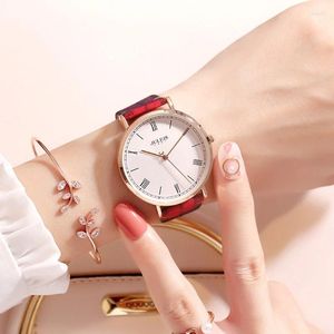 Wristwatches Fashion Women Casual Wrist Watch Young Lady Quartz Clock Leather Band Beautiful Girl Gift Teen Time Female Top
