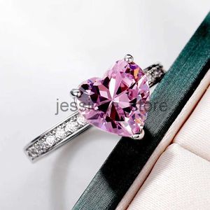 バンドリングHuitan Luxury Solitaire Women Heart Engagement Rings AAA Pink Cubic Zirconia Proposal Rings for Girlend Anniversary Gift J240119