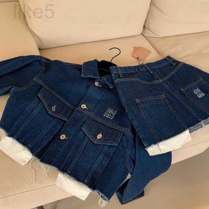 Abito a due pezzi firmato Giacca di jeans corta da donna giacche camicia casual lettere ricamate mostrano gonna sottile a vita alta felpa con cappotto temperamento in due pezzi QS