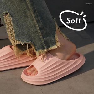 Kapcie Sandalias Girl Home Sandals Summer Man Kobiety Flip Flip Flops Fashion Korean Beach Man's Pillow Slajdes Sports