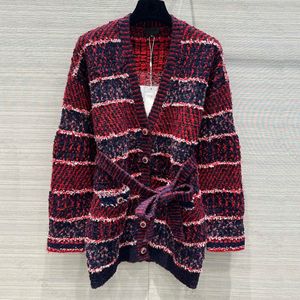 24 FW Kobiety Sweters Knits Designer Tops Wool Blend Cardigan Runway Designer Designer Top Shirt High End Elastyczność wielokolorowa Srtiped Knitwear Blouson