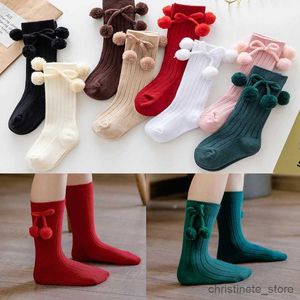 Barnstrumpor Nya babyflickor Cherry Ball Knee High Socks Toddler In Tube Christmas Socks For Boys Kids Sticked Sock Leg Warmer 0-5 år