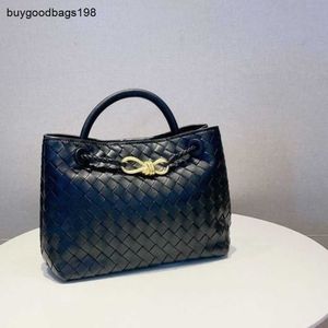 Bottegaaveneta andiamos Bags 2023 New Woven Womens Bag b Versatile V Fashion本物の革のLinggetoteカジュアルワンショルダー斜めストラドルハンドバッグ