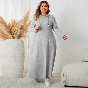 Abiti taglie forti Autunno Inverno Stile 3XL 4XL Abbigliamento donna Cappello a maniche lunghe Abito lungo grigio tinta unita Poliestere Slim con cappuccio Casual