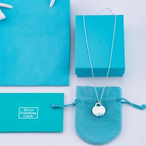 Siver Chain Initial Designer Heart Pendant Halsband Kvinnor Par Holidaisgåvor Originella varumärkessmycken