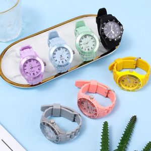 Orologi da polso Orologi da donna 2023 Fashion Couple Watch Cinturino in silicone da polso al quarzo per donna Relogio Feminino Zegarki