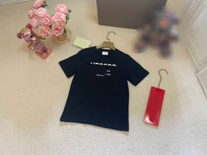 23SS 유아 티 키드 디자이너 티셔츠 어린이 Tshirt 소년 소녀 둥근 목 순수면 로고 인쇄 티셔츠 고품질 어린이 옷