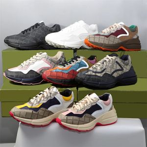 豪華なブランドデザイナーRhyton Casuary Shoes B22 Mens and Women's Sneakers for Women's Shoes Strawberry Wave Mouth Tiger Net Print Vintage Coach Women's Shoes