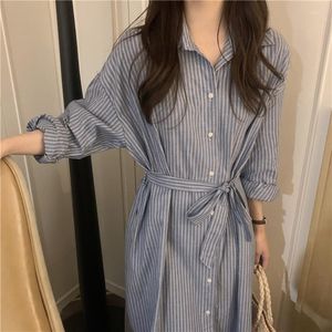 Casual Dresses Blue Rands Color Bouse Långt för kvinnor Korean Chic Loose Elegant Soe Up Stripe Dress Women's Vintage Shirt