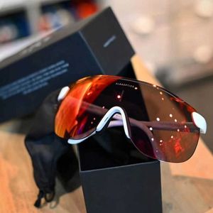 Italian ALBA Polarizing Ring Cycling Glasses with 4 black lenses, UV Resistant and Color Changing for Outdoor Bicycle Goggles