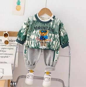 Set di abbigliamento Set di vestiti autunnali per neonato designer per bambini cartone animato orso tie dye camicia a maniche lunghe pantaloni abbigliamento sportivo per bambini abbigliamento per bambini 231124