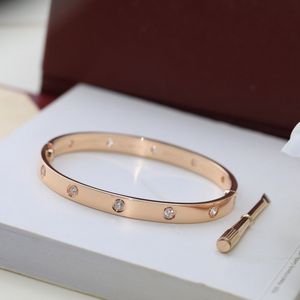 designer clássico designer pulseira pulseira carta pulseira de ouro pulseiras jóias mulher pulseira de aço inoxidável 18 cores fivela de ouro 16/19 tamanho moda jóias presente