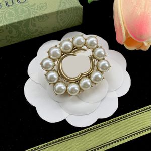 Simple Designer Brand Double Letter Pin Brooches Geometric Bronze Sweater Suit Collar Pin Brooche Fashion Mens Womens Crystal Rhinestone Pearl Brooch Wedding Gift