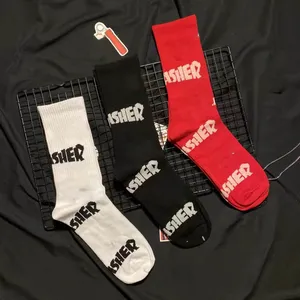 Mode harajuku street hip hop socks unisex roliga män strumpor glad skateboard flamma kvinnor strumpor mid-calf längd strumpa för 35-45 utan låda