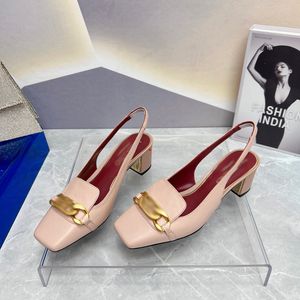 2023 Schuhe mit hohen Absätzen Damen-Einzelschuhe Neues Leder mit Nieten, spitz mit flachem Absatz Modisches Temperament Bankett Damen Kleid Schuhe High Heels Sandalen -450