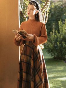 ワークドレスイングランドスタイル秋の冬の女性服ランタンスリーブ編みセータープルオーバーウール格子マディスカートビンテージエレガントセット