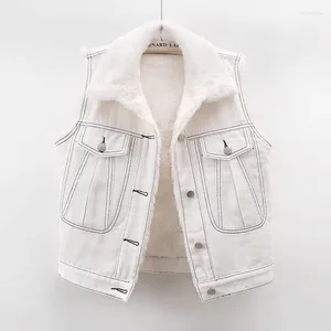 Damenwesten Beige Haar Samt Liner Denim Weste Frauen Lose Kurze Cowboy Weste Winter Große Tasche Ärmellose Jeans Jacke Weiblich