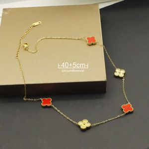 Luksusowy klasyczny 4/Four Leaf Clover Charm Bracelets wersja koniczyna z celebrytą internetową i Lucky Clover Shell Temperament Personilzowany łańcuch obojczyka