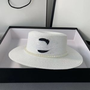 All-Math French Elegant Vintage Pearl Top Hat Leather Tag Female Fashion Trending Elegant Flat Top Sun Shade Nisch Straw Hat Fashion