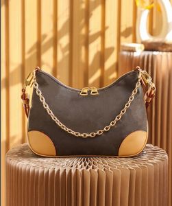 Borsa 10A, borsa in pelle Bumbag Cross Body di alta qualità Il marsupio presenta una forma circolare sportiva con una cintura accuratamente progettata che è retrò ed elegante