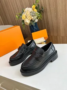 Tasarımcı Sıradan Ayakkabı Kadın Erkek Moda Lüks Loafers Spikes Parti Düz Büyük Boyu Süet Deri