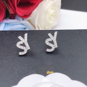 Brincos de diamante de designer Stud Luxo Jóias Charme Retro Earings Studs Mulheres Dangle Brinco Meninas Ear Studs Earing Hoop Presente de Casamento Valentine 2311243D