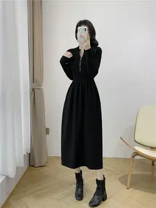 Casual Dresses Korean Style Slim Elegant Half Turtleneck dragkedja Stickad klänning Autumn Winter Fashion Black Bottom Tröja J223